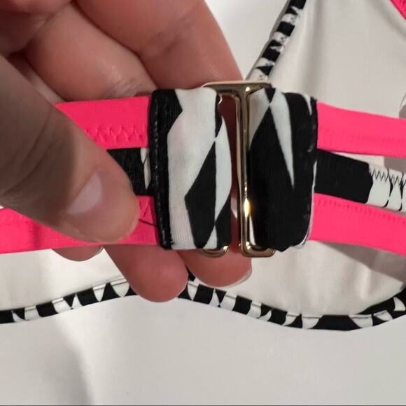 Victoria’s Secret Geometric Halter Black White Pink Trim Swim Bikini Top 32DD - Picture 3 of 9
